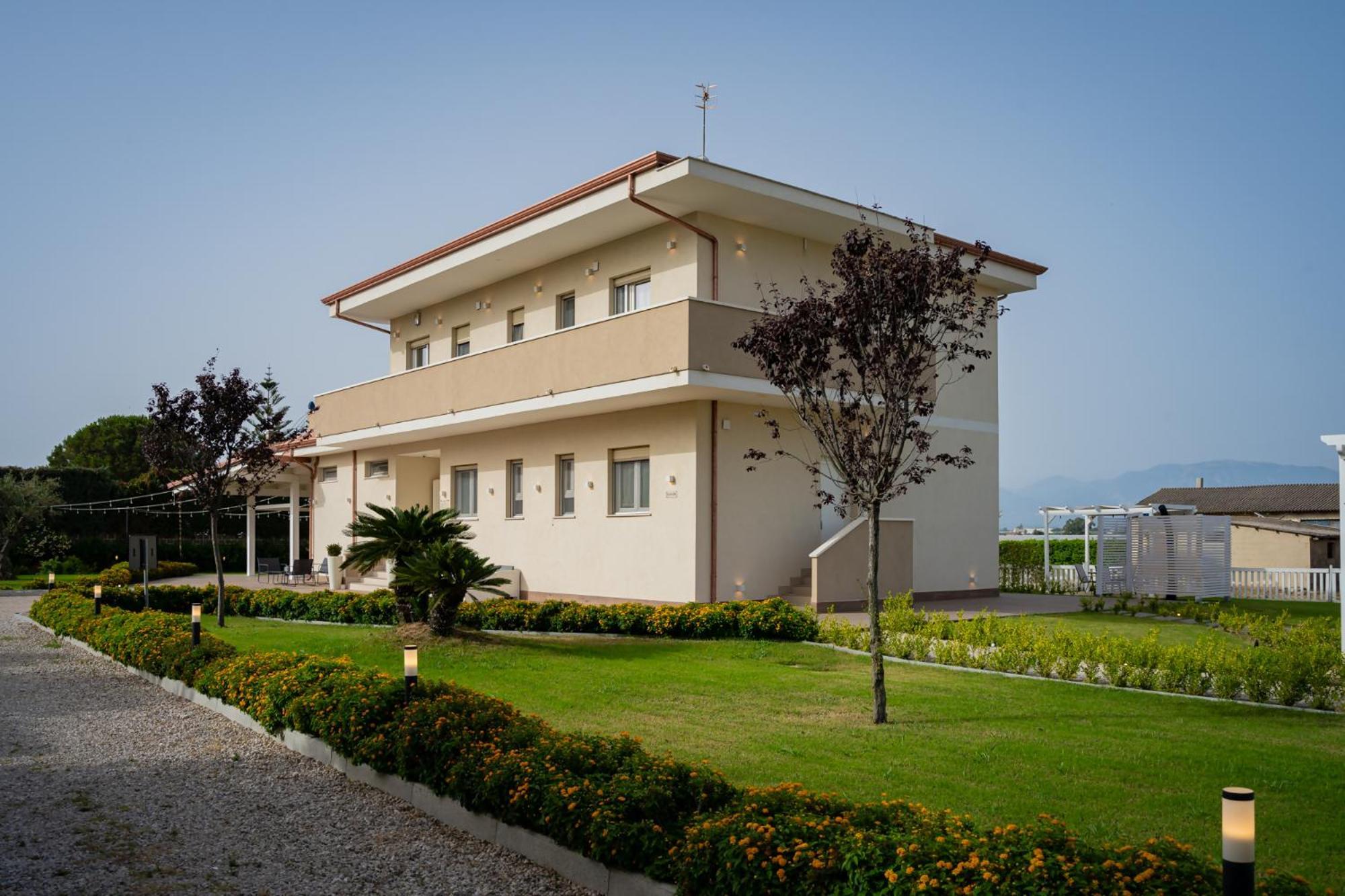 Villa Zefiro Suites & Events Battipaglia Exterior foto